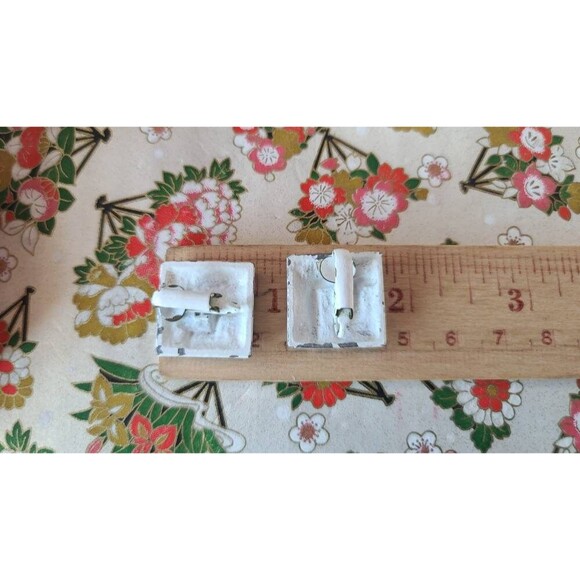 Vintage Blue and White Clip-ons Earrings - Picture 10 of 10